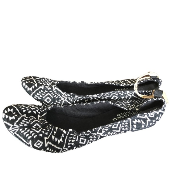 AMERICAN EAGLES OUTFITTERS Flats - Picture 1 of 15